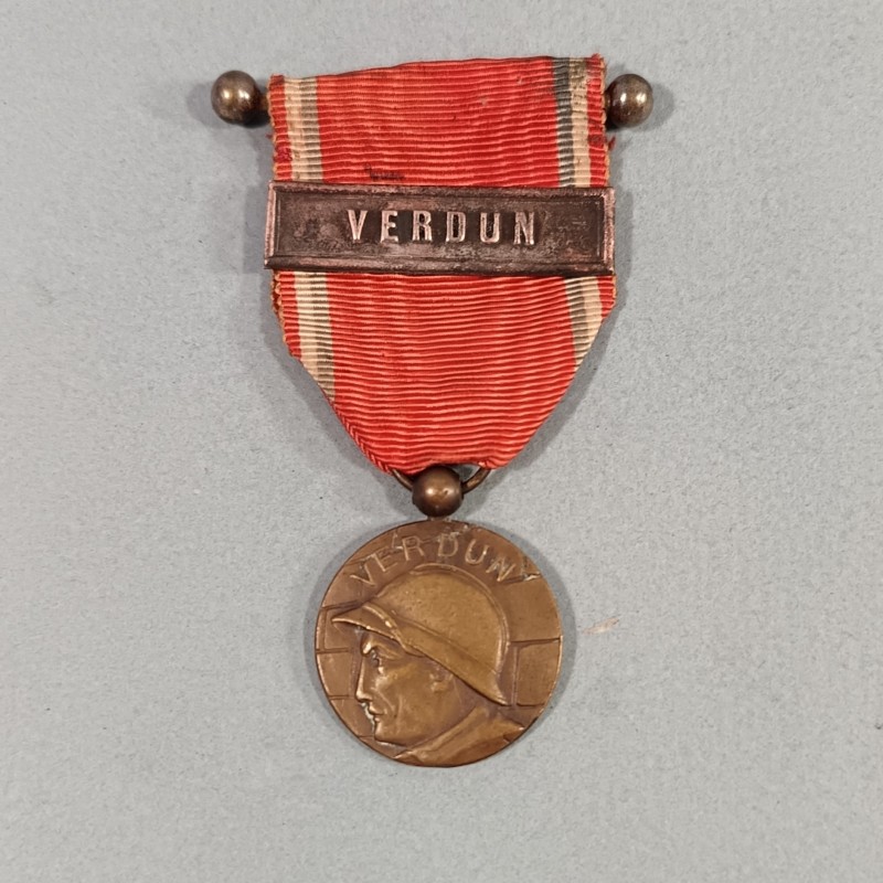 FRANCE MEDAILLE DE LA BATAILLE DE VERDUN ON NE PASSE PAS 21 FEVRIER 1916 MODELE ANONYME AVEC BARRETTE VERDUN